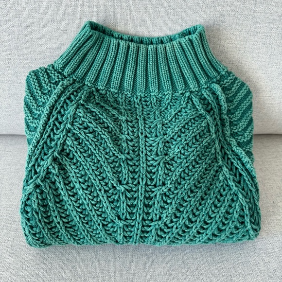 Free People mockneck knit sweater in gorgeous green color - Picture 4 of 5
